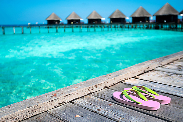 포토 JPG 해외이미지 커플 모래 파도 바다 섬 여행 백그라운드 신발 발 휴가 휴식 열대 사람없음 물 모래사장 컬러풀 태양 수영 뜨거움 샌들 주말 파라다이스 해외202009 해외포토 자연요소 컬러 컨셉 관계 신체부위 수상스포츠 파일형식