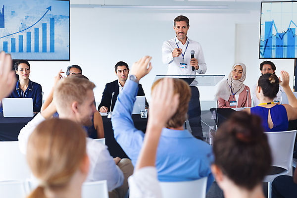 포토 JPG 해외이미지 여자 남자 회의 사람 여러명 상반신 성인 비즈니스맨 비즈니스우먼 회의실 세미나 성인만 해외202009 해외포토 다수 비즈니스 직장인 파일형식