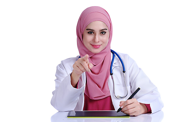 포토 JPG 해외이미지 직업 라이프스타일 응시 여자 청진기 실내 건강 병원 한명 서기 사람 성인 가로 약 건강관리 자료 환자 간호사 의사 정보 대표 이슬람교 서비스 보여주기 적재 독립 돌봄 서류판 인턴 해외202009 우호적 해외포토 1 시선 종교 컨셉 비즈니스 의학 의료기기 모션 관리 내부 생활 사무용품 의료진 파일형식