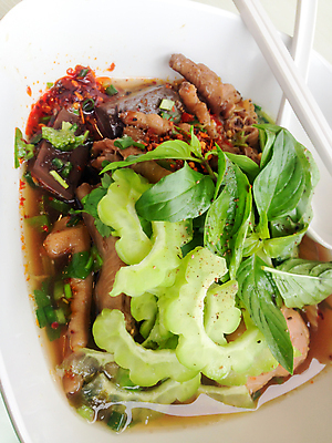 포토 JPG 해외이미지 음식 다이어트 태국 건강 요리 사람없음 식사 저녁식사 치킨 뜨거움 사발 맛 아침식사 수프 먹기 만족 국수 매움 지역 박 바질 점심식사 영양분 위생관리 맛있는 해외202009 해외포토 감정 아시아 컨셉 모션 관리 면류 사기그릇 닭고기요리 파일형식