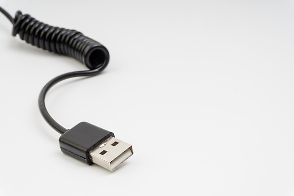 포토 JPG 해외이미지 선 벽 백그라운드 모바일 세포 그림자 사람없음 스마트폰 세트 상자 반사 머리 검은색 중국 힘 장비 에너지 흰색 구부린 콘센트 플러그 코드 제조 연결 플라스틱 철사 스위치 충전 고립 베터리 충전기 혼란 공급 해외202009 해외포토 아시아 컬러 컨셉 모션 재질 신체부위 핸드폰 스마트기기 기계 파일형식