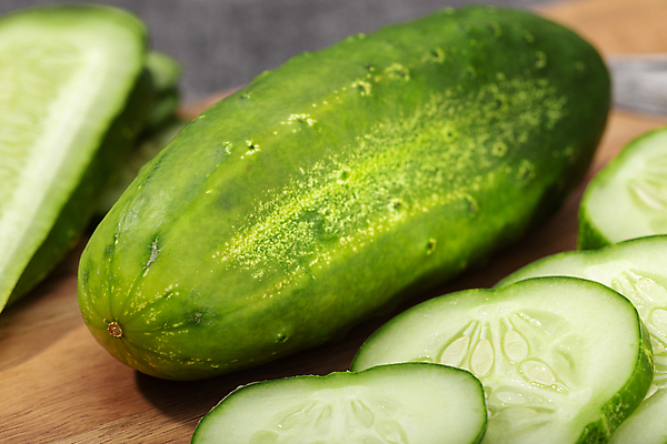 포토 JPG 해외이미지 전통 음식 조각 다이어트 채소 재료 부분 오이 도마 건강 요리 사람없음 목재 초록색 주방 샐러드 시골 신선 그룹 횡단보도 자르기 먹기 상쾌 유기농 원예 날것 슬라이스 비타민 건강식 숙성 영양분 채식주의자 개조 해외202009 해외포토 나무 웰빙 감정 컬러 모션 주방용품 취미 보행로 채식 영양소 파일형식