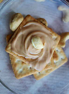 포토 JPG 해외이미지 음식 백그라운드 재료 아침 디저트 건강 사람없음 갈색 노란색 쿠키 케이크 저녁식사 펼침 빵집 견과류 지성 소용돌이 흰색 달콤 아침식사 매끈함 설탕 굽기 먹기 크림 오브젝트 유기농 질감 반죽 땅콩 소금 칼로리 버터 내추럴 고립 단백질 페스츄리 해로움 맛있는 해외202009 해외포토 주간 웰빙 빵 컬러 컨셉 모션 상점 식사 회오리 감각 맛 구이 영양소 파일형식