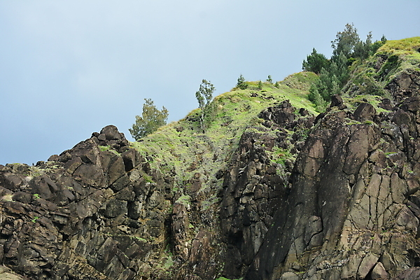 포토 JPG 해외이미지 식물 아시아 파도 바다 자연 하늘 휴가 산 사람 풍경 사람없음 야외 초록색 물 여름 파란색 바위 땅 휴양지 서식 오로라 해외202009 해외포토 자연요소 계절 나라 컬러 자연현상 장소 돌_바위 생태계 파일형식
