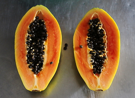 포토 JPG 해외이미지 음식 조각 오렌지 과일 부분 탁자 건강 육류 씨앗 사람없음 컬러풀 노란색 주방 검은색 신선 오픈 닫기 달콤 맛 자르기 오브젝트 유기농 슬라이스 숙성 이국적 맛있는 해외202009 해외포토 식물 웰빙 컬러 가구 컨셉 식재료 모션 파일형식