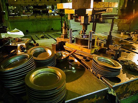 포토 JPG 해외이미지 산업 기술 사람없음 상점 기계 추위 시간 업무 오픈 원형 제조 큼 가난 철 시설 과거 무거움 시트 기어 공학 방법 세기 알루미늄 옛날 철강 해외202009 해외포토 도형 교육 컨셉 모션 작업 무게 크기 파일형식