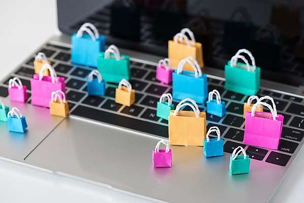 포토 JPG 해외이미지 지구 백그라운드 컨셉 돈 인터넷 가방 비즈니스 사람없음 노트북 쇼핑 컴퓨터 세계 지구본 세일 상점 웹 시장 구매 고객 서비스 상업 질서 소매 온라인 전자상거래 해외202009 해외포토 잡화 전자제품 예절 재산 파일형식