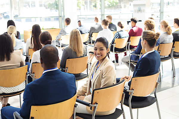 포토 JPG 해외이미지 여자 남자 회의 여러명 상반신 성인 옆모습 비즈니스맨 비즈니스우먼 회의실 성인만 해외202009 해외포토 뷰포인트 다수 비즈니스 사람 직장인 파일형식