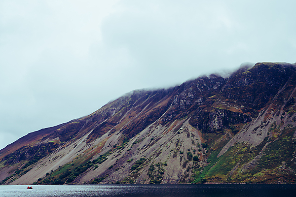 포토 JPG 해외이미지 나무 구름 유럽 호수 여행 가족 자연 하늘 휴가 휴식 영국 잉글랜드 산 풍경 사람없음 야외 초록색 물 강 운동 평화 걷기 하이킹 시골 보트 언덕 사인 카누 카약 흐림 내추럴 해외202009 해외포토 자연요소 식물 나라 컬러 컨셉 배_교통 관계 모션 레저 날씨 건강 수상스포츠 생태계 파일형식