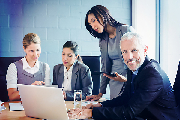 포토 JPG 해외이미지 여자 남자 회의 사람 여러명 상반신 성인 사무실 비즈니스맨 비즈니스우먼 회의실 성인만 해외202009 해외포토 다수 비즈니스 직장인 파일형식