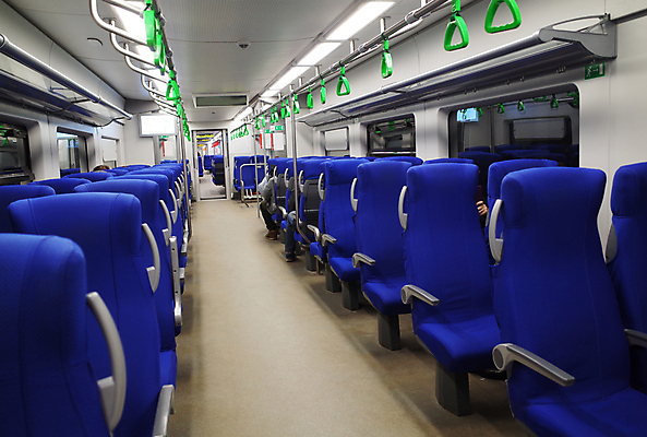 포토 JPG 해외이미지 의자 창문 사람없음 기차 객실 해외202009 해외포토 육상교통 가구 대중교통 파일형식