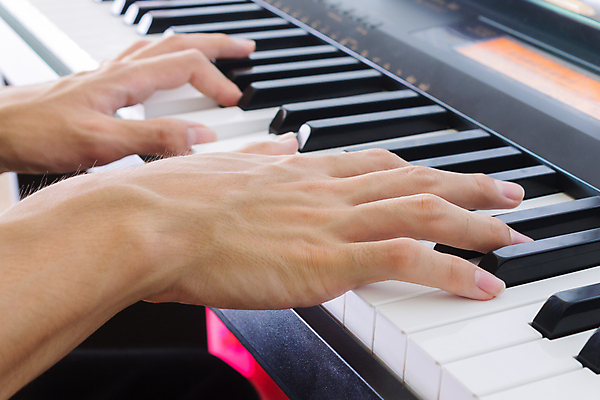 포토 JPG 해외이미지 손 음악 노래 사람없음 뷰티 소리 음악가 장비 기구 공구 닫기 뮤지컬 해외202009 해외포토 직업 모션 문화예술 신체부위 도구 파일형식