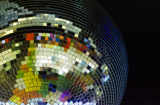 포토 JPG 해외이미지 디자인 선 파도 백그라운드 패턴 부분 공 추상 사람없음 장식 빛 컬러풀 반사 검은색 닫기 야간 큼 클럽 디스코 네온 고립 여의주 스타일 해외202009 해외포토 자연요소 음악 바다 컬러 무늬 모션 춤 크기 파일형식