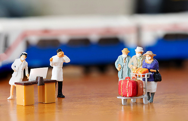 포토 JPG 해외이미지 아시아 여행 교통시설 비행기 건강 가면 사람 사람없음 내부 치료 여행객 중국 고통 기차 환자 간호사 의사 도시 바이러스 역 보호 질병 공항 위험 출발 보안 감염 승객 터미널 통근 해외202009 해외포토 감정 나라 육상교통 교통 컨셉 의학 항공교통 대중교통 안전 의료진 시설 출근 파일형식