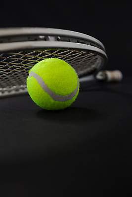 포토 JPG 해외이미지 검은배경 사람없음 테니스라켓 테니스공 해외202009 해외포토 백그라운드 공 검은색 테니스 라켓 테니스용품 파일형식