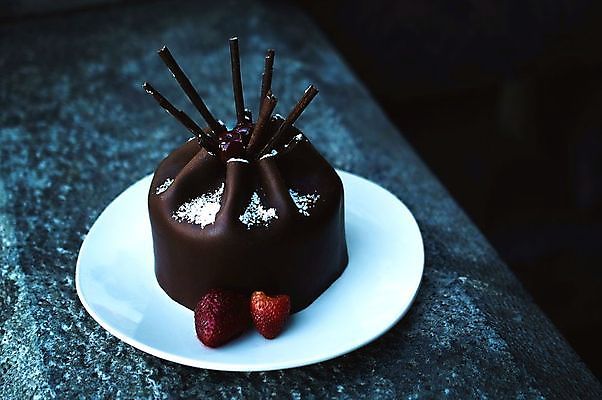 포토 JPG 해외이미지 전통 접시 커피 음식 조각 백그라운드 포크 재료 디저트 치즈 사람없음 장식 쿠키 케이크 초콜릿 이탈리아 사막 흐름 우유 프랑스 소용돌이 신선 뜨거움 액체 붓기 달콤 크림 서빙 코코아 요거트 와플 고립 무스 반투명 프로스팅 국경 해외202009 해외포토 식기 유럽 음료 컨셉 모션 유제품 회오리 맛 제빵 파일형식