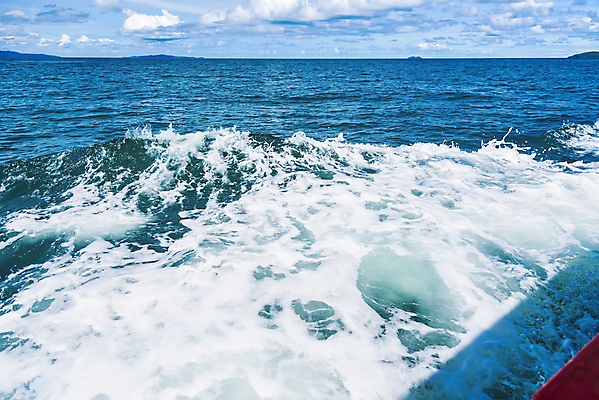 포토 JPG 해외이미지 파도 바다 여행 백그라운드 교통시설 모션 자연 하늘 표면 낚시 추상 휴가 풍경 사람없음 야외 옆모습 물 여름 파란색 우주 힘 거품 흰색 보트 떨어짐 크루즈 속도 질감 함선 분무기 엔진 모터 방법 뱃놀이 선로 자취 수평선 해외202009 해외포토 자연요소 계절 뷰포인트 컬러 교통 컨셉 무늬 배_교통 레저 전통놀이 시설 생태계 파일형식