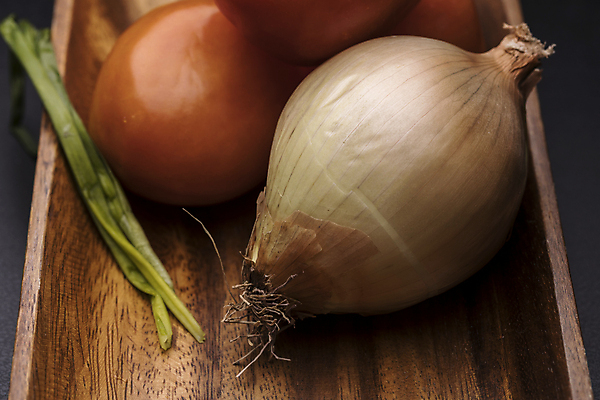 포토 JPG 해외이미지 음식 컨셉 다이어트 토마토 채소 재료 양파 추상 건강 요리 사람없음 목재 빨간색 초록색 컬러풀 침묵 활발 흰색 신선 상품 오브젝트 유기농 질감 날것 성분 건강식 내추럴 고립 구성 생식 숙성 채식주의자 비건 해외202009 해외포토 나무 웰빙 컬러 무늬 소리 채식 파일형식