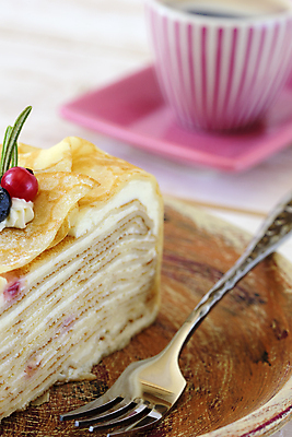 포토 JPG 해외이미지 커피 포크 티타임 사람없음 케이크 달콤 커피잔 크레이프 해외202009 해외포토 식기 음료 휴식 디저트 잔 맛 파일형식