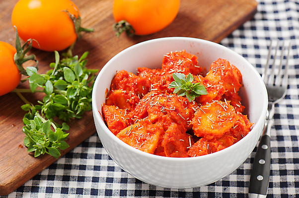 포토 JPG 해외이미지 식물 접시 음식 포크 농업 토마토 채소 오렌지 감자 사람없음 빨간색 주방 가을 맛 먹기 유기농 향료 레시피 후추 토마토소스 로즈메리 내추럴 생태학 오레가노 채식주의자 회향 맛있는 해외202009 해외포토 식기 웰빙 계절 교육 산업 컬러 컨셉 과일 모션 소스_음식 허브 향신료 채식 향기 냄새 파일형식