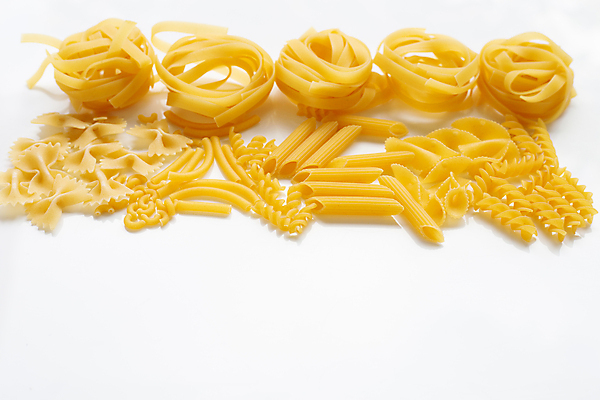 포토 JPG 해외이미지 파스타 실내 사람없음 마카로니 파르팔레 파스타면 펜네 탈리아텔레 푸질리 해외202009 해외포토 식재료 서양음식 내부 면류 파일형식