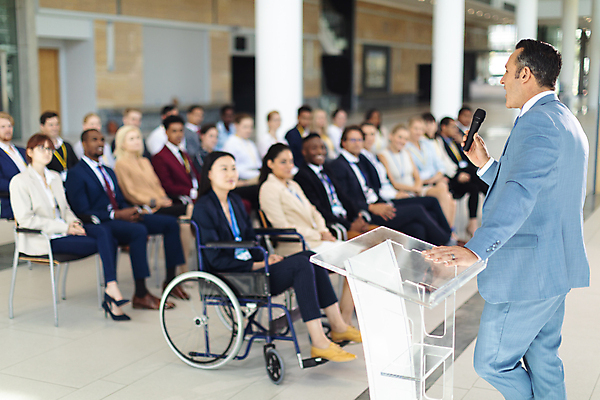 포토 JPG 해외이미지 전신 여자 남자 회의 여러명 상반신 성인 옆모습 비즈니스맨 비즈니스우먼 회의실 성인만 해외202009 해외포토 뷰포인트 다수 비즈니스 사람 직장인 파일형식