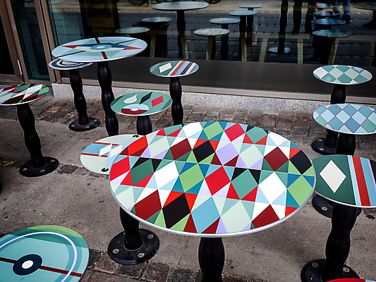 포토 JPG 해외이미지 라이프스타일 음식 백그라운드 패턴 탁자 덴마크 미술 사람 사람없음 목재 장식 여름 빛 컬러풀 소풍 축제 저녁식사 도시 바 정상 그림 질감 머리위 설정 해외202009 해외포토 나무 계절 컬러 가구 무늬 재료 문화예술 북유럽 생활 야외활동 식사 파일형식