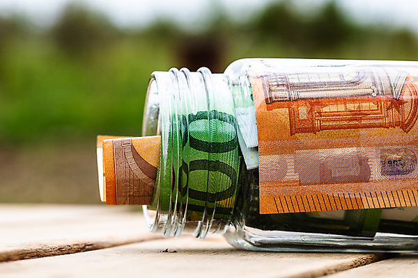 포토 JPG 해외이미지 백그라운드 컨셉 지폐 돈 비즈니스 유리 탁자 주택 사람없음 금융 경제 달러 동전 저축 유로 수확 항아리 절약 재산 컨테이너 은퇴 투자 수납 이익 고립 수입 연금 예산 자금 경제학 해외202009 해외포토 교육 산업 가구 농업 재질 건물 도자기 파일형식