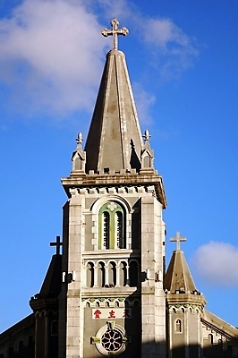 포토 JPG 해외이미지 무료이미지 기독교 종교 십자가 건축양식 하늘 사람없음 파란색 성당 교회 탑 대만 아치 신앙심 옛날 콘크리트 해외202009 해외202105 해외포토 건축물 건축 아시아 컬러 종교건축 건물 파일형식