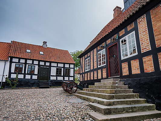 포토 JPG 해외이미지 전통 외관 유럽 여행 건축양식 거리 주택 덴마크 사람없음 건물 도시풍경 여행객 마을 탑 골동품 조약돌 바위 전원 시골 도시 홀 역사 그림 타운 스칸디나비아 옛날 조언 해외202009 해외포토 건축물 건축 나라 북유럽 사람 풍경 공간 돌_바위 전기에너지 파일형식