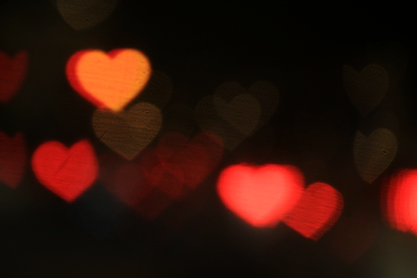 포토 JPG 해외이미지 모양 무료이미지 디자인 백그라운드 컨셉 일러스트 추상 휴가 전등 조명 프레임 발렌타인데이 사랑 미술 사람없음 장식 빨간색 파란색 빛 컬러풀 노란색 파티 축제 봄 하트 마음 축하 황금 야간 소프트포커스 질감 보케 빛망울 블러 엘리먼트 몽환 스타일 국경 효과 해외202009 해외202105 해외포토 자연요소 계절 감정 컬러 무늬 데이이벤트 문화예술 촬영기법 이벤트 파일형식 무료콘텐츠