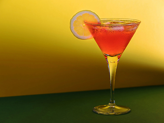 포토 JPG 해외이미지 무료이미지 디자인 열매 음료 과일 유리 주류 이벤트 사람없음 컵 빨간색 초록색 컬러풀 노란색 파티 냉동 얼음 주스 활발 추위 축하 알코올 신선 칵테일 바 액체 체리 달콤 맛 야간 레몬 클럽 싱글 상쾌 심플 떨림 고립 마티니 소다 억울 미니멀리스트 미니멀 해외202009 해외202105 해외포토 자연요소 식물 식기 감정 컬러 컨셉 모션 재질 파일형식