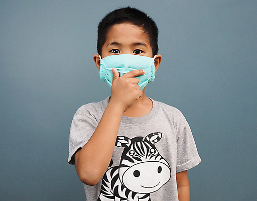 포토 JPG 해외이미지 라이프스타일 응시 어린이 회색배경 마스크 한명 서기 사람 동양인 손짓 소년 상반신 앞모습 소년한명만 코로나바이러스 포스트코로나 해외202009 델타변이바이러스 위드코로나 해외포토 1 시선 남자 뷰포인트 백그라운드 모션 인종 생활 회색 바이러스 사회이슈 남자한명만 소년만 파일형식