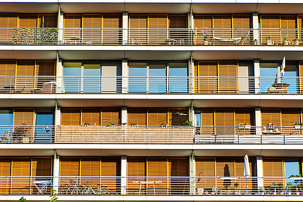 포토 JPG 해외이미지 식물 라이프스타일 산업 백그라운드 패턴 오렌지 건축양식 창문 휴가 아파트 주택 사람없음 건물 도시 블라인드 재산 고급 큼 휴양지 베를린 동쪽 셔터 개발 복잡 진짜 해외202009 해외포토 건축물 건축 컨셉 무늬 과일 독일 생활 금융 장소 커튼 크기 방향 파일형식