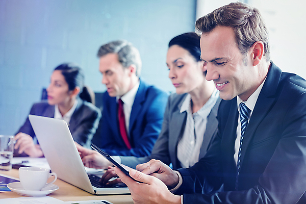 포토 JPG 해외이미지 여자 남자 회의 여러명 상반신 성인 비즈니스맨 비즈니스우먼 회의실 소통 성인만 해외202009 해외포토 다수 컨셉 비즈니스 사람 직장인 파일형식