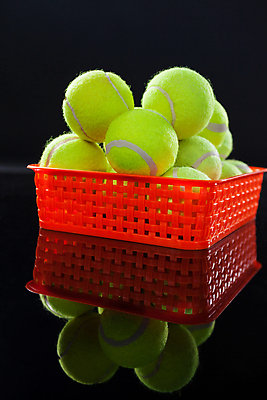 포토 JPG 해외이미지 검은배경 사람없음 반사 테니스공 담기 해외202009 해외포토 백그라운드 공 모션 검은색 테니스용품 파일형식