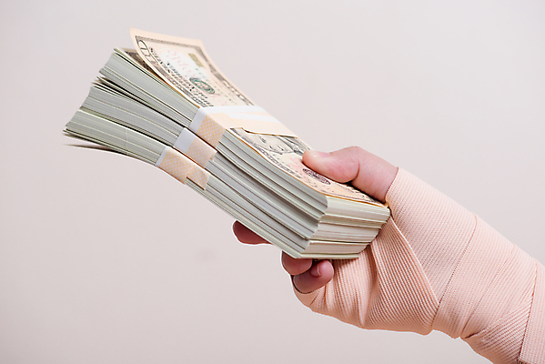 포토 JPG 해외이미지 손 백그라운드 손가락 사람 사람없음 약 고통 환자 흰색 도움 상처 손목 붕대 팔 고립 돌봄 해외202009 해외포토 감정 컬러 컨셉 의학 모션 신체부위 파일형식