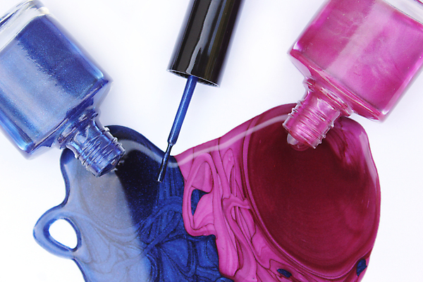 포토 JPG 해외이미지 무료이미지 분홍색 유리 미술 사람없음 빨간색 파란색 컬러풀 유행 상점 보라색 페인트 화장품 흰색 붓 못 오픈 화려 액체 떨어짐 상품 컨테이너 손톱관리 제비꽃 오브젝트 매니큐어 만들기 광택 고립 니스 돌봄 스타일 해외202009 해외202105 해외포토 꽃 산업 컬러 컨셉 모션 재질 문화예술 뷰티 공구 네일아트 파일형식 무료콘텐츠