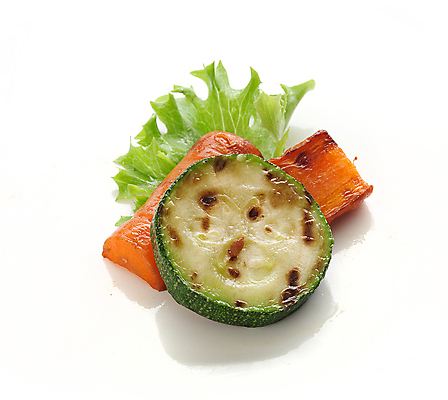 포토 JPG 해외이미지 접시 클리핑패스 음식 조각 채소 사람없음 초록색 식사 당근 튀김 신선 그릴 상추 굽기 스쿼시 고립 주키니 해외202009 해외포토 식기 스포츠 컬러 주방용품 뿌리채소 구기 구이 파일형식