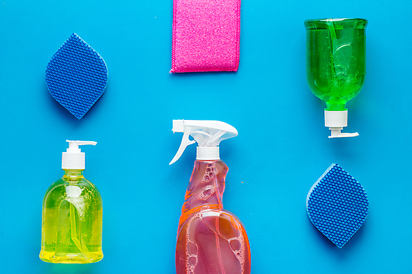 포토 JPG 해외이미지 가사 사람없음 위생 청소도구 청소 세제 파란배경 비누 수세미 스펀지 해외202009 해외포토 백그라운드 파란색 위생용품 도구 파일형식