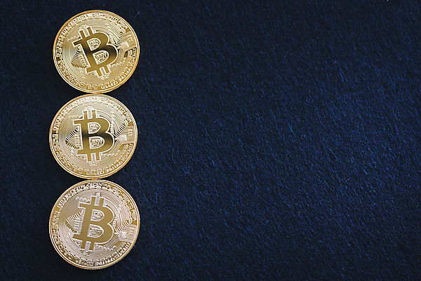 포토 JPG 해외이미지 컨셉 돈 인터넷 비즈니스 사람없음 금융 경제 금속 디지털 동전 웹 그물 시장 황금 구매 심볼 무역 순환 상업 전자 토막 전자상거래 가상 해외202009 해외포토 산업 모션 재질 쇼핑 재산 파일형식