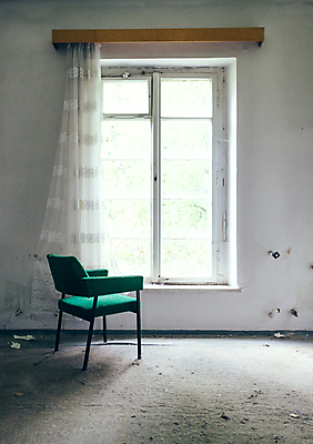 포토 JPG 해외이미지 벽 의자 건축양식 창문 주택 실내 그림자 사람없음 내부 건물 초록색 햇빛 마을 어둠 침묵 수확 광선 시골 도시 커튼 황폐 무서움 버리기 먼지 그런지 깨짐 옛날 혼자 해외202009 해외포토 건축물 건축 감정 컬러 가구 컨셉 농업 모션 태양 소리 파일형식