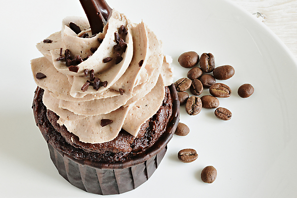 포토 JPG 해외이미지 무료이미지 디자인 행복 음식 백그라운드 다이어트 부분 디저트 주택 요리 사람없음 장식 갈색 케이크 초콜릿 얼음 축제 빵집 촉촉함 흰색 축하 신선 생일 달콤 맛 설탕 굽기 먹기 크림 산딸기 토핑 신성 코코넛 칼로리 충동구매 반투명 입가심 페스츄리 해로움 핸드메이드 프로스팅 맛있는 해외202009 해외202105 해외포토 자연요소 기념일 감정 빵 컬러 컨셉 과일 모션 건강 건물 쇼핑 상점 젖음 구이 제빵 과소비 파일형식 무료콘텐츠