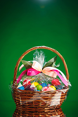 포토 JPG 해외이미지 리본 음식 백그라운드 가방 포장 휴가 부활절 선물 사람없음 목재 장식 빨간색 초록색 파란색 빛 반짝임 컬러풀 갈색 노란색 바구니 보라색 축제 치킨 봄 껍질 축하 인사 투명 플라스틱 오브젝트 활 패키지 구성 등나무 볼록 많음 카피스페이스 해외202009 해외포토 나무 잡화 계절 기념일 컬러 컨셉 재료 모션 재질 공백 예절 닭고기요리 파일형식