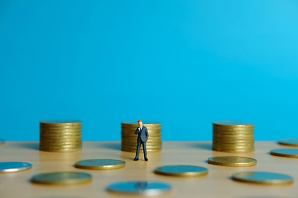 포토 JPG 해외이미지 응시 백그라운드 컨셉 돈 비즈니스 유리 돋보기 서기 사람 사람없음 금융 경제 장난감 숫자 판매 쌓기 동전 미니어처 성장 업무 비즈니스맨 시장 계획 주식 검색 무역 투자 이익 해결 회계 대출 빚 경영 세금 수입 위기 해외202009 해외포토 문자 시선 남자 산업 모션 재질 모형 작업 직장인 재산 파일형식