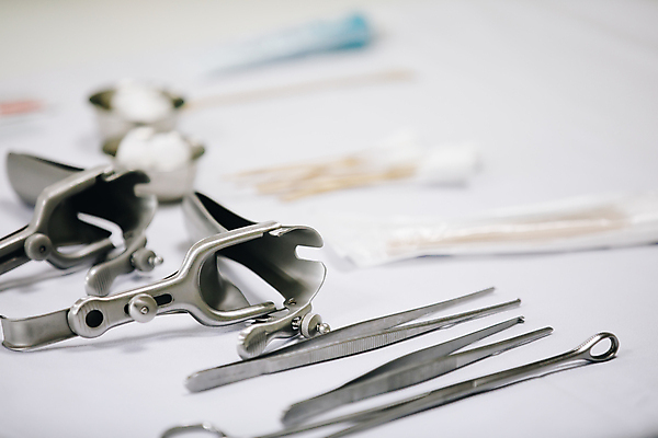 포토 JPG 해외이미지 직업 백그라운드 탁자 쟁반 건강 병원 집게 사람없음 초록색 세트 약 우주 금속 방 장비 간호사 의사 흰색 기구 도구 공구 수술 칼 은색 묘사 직원 오브젝트 핀셋 외과 돌봄 철강 살균 해외202009 해외포토 컬러 가구 의학 모션 재질 치료 의료진 파일형식