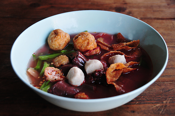 포토 JPG 해외이미지 전통 접시 아시아 음식 분홍색 백그라운드 채소 공 태국 새우 콩 건강 돼지고기 어류 요리 동양인 사람없음 빨간색 초록색 물 노란색 식당 식사 중국 튀김 흰색 신선 뜨거움 4 사발 플랫 맛 수프 혼합 먹기 해산물 향신료 국수 땅콩 점심식사 맛있는 해외202009 해외포토 자연요소 식기 나라 컬러 컨셉 모션 곡류 육류 갑각류 인종 숫자 상점 수중동물 견과류 면류 사기그릇 향미료 파일형식