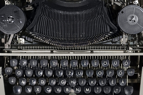 포토 JPG 해외이미지 아이콘 알파벳 종이 백그라운드 텍스트 이야기 사람없음 단어 사무실 금속 검은색 쪽지 기계 장비 터치 수확 골동품 메시지 클래식 편지 작가 오브젝트 사인 문서 복고 페이지 타자기 시트 타입 구식 옛날 해외202009 해외포토 직업 문자 영어 컬러 컨셉 농업 비즈니스 재질 파일형식