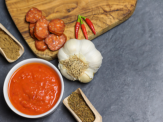 포토 JPG 해외이미지 무료이미지 전통 접시 음식 백그라운드 토마토 채소 재료 건강 마늘 요리 동양인 사람없음 빨간색 주방 식사 저녁식사 뜨거움 사발 소시지 고수 맛 유기농 매움 반죽 점심식사 석판 아랍어 채식주의자 핸드메이드 카피스페이스 맛있는 해외202009 해외202105 해외포토 식기 웰빙 컬러 컨셉 인종 공백 사기그릇 가공식품 향신료 채식 파일형식 무료콘텐츠