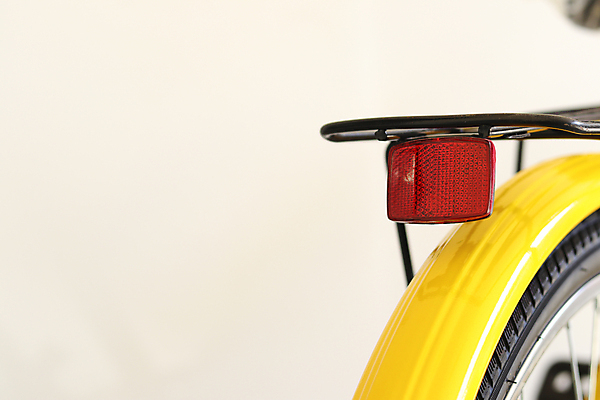 포토 JPG 해외이미지 라이프스타일 도로 여행 부분 교통시설 자동차 경고 안전 사람없음 야외 빨간색 빛 반사 금속 자전거 장비 운전 램프 바퀴 승차 야간 지시 플라스틱 오브젝트 꼬리 순환 보안 공포 바이킹 해외202009 해외포토 자연요소 길 육상교통 컬러 교통 모션 재질 조명 생활 바이크 시설 파일형식